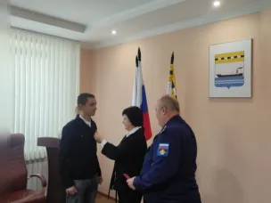"Своих не бросаем..."
